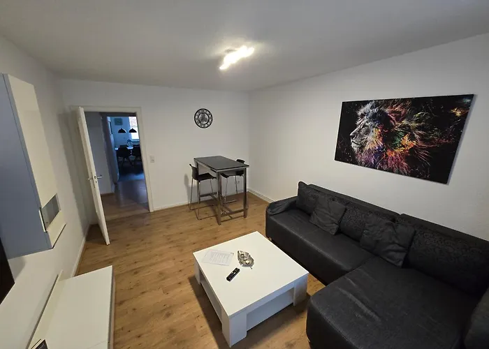 Grosse Moderne Ferienwohnung, Zentrale Ruhige Lage