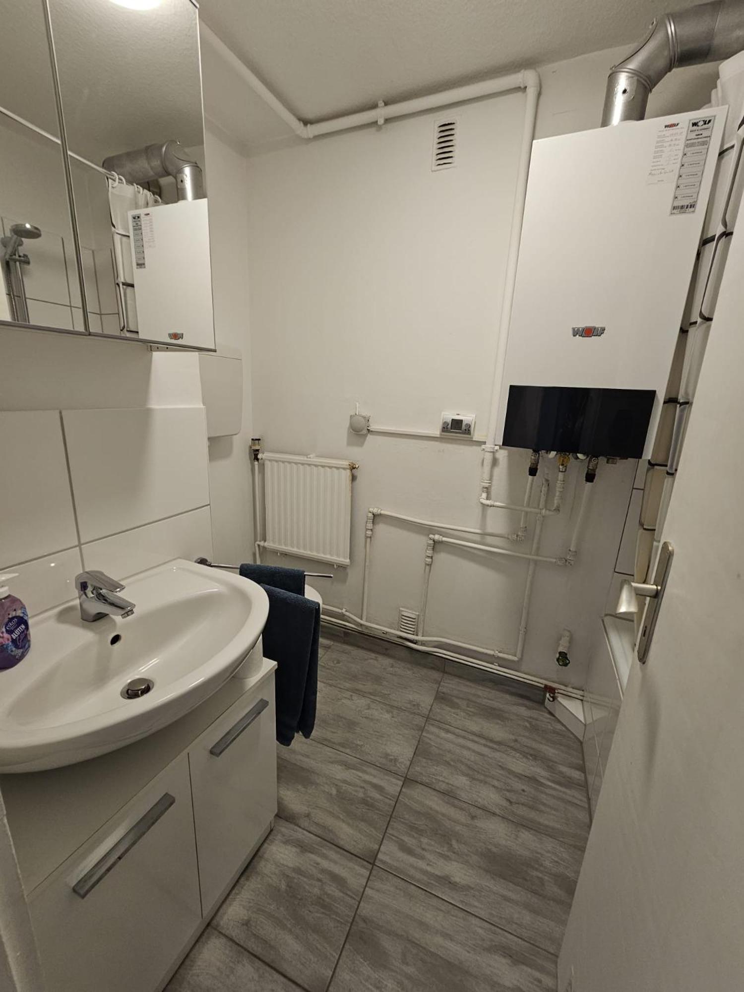 Grosse Moderne Ferienwohnung, Zentrale Ruhige Lage