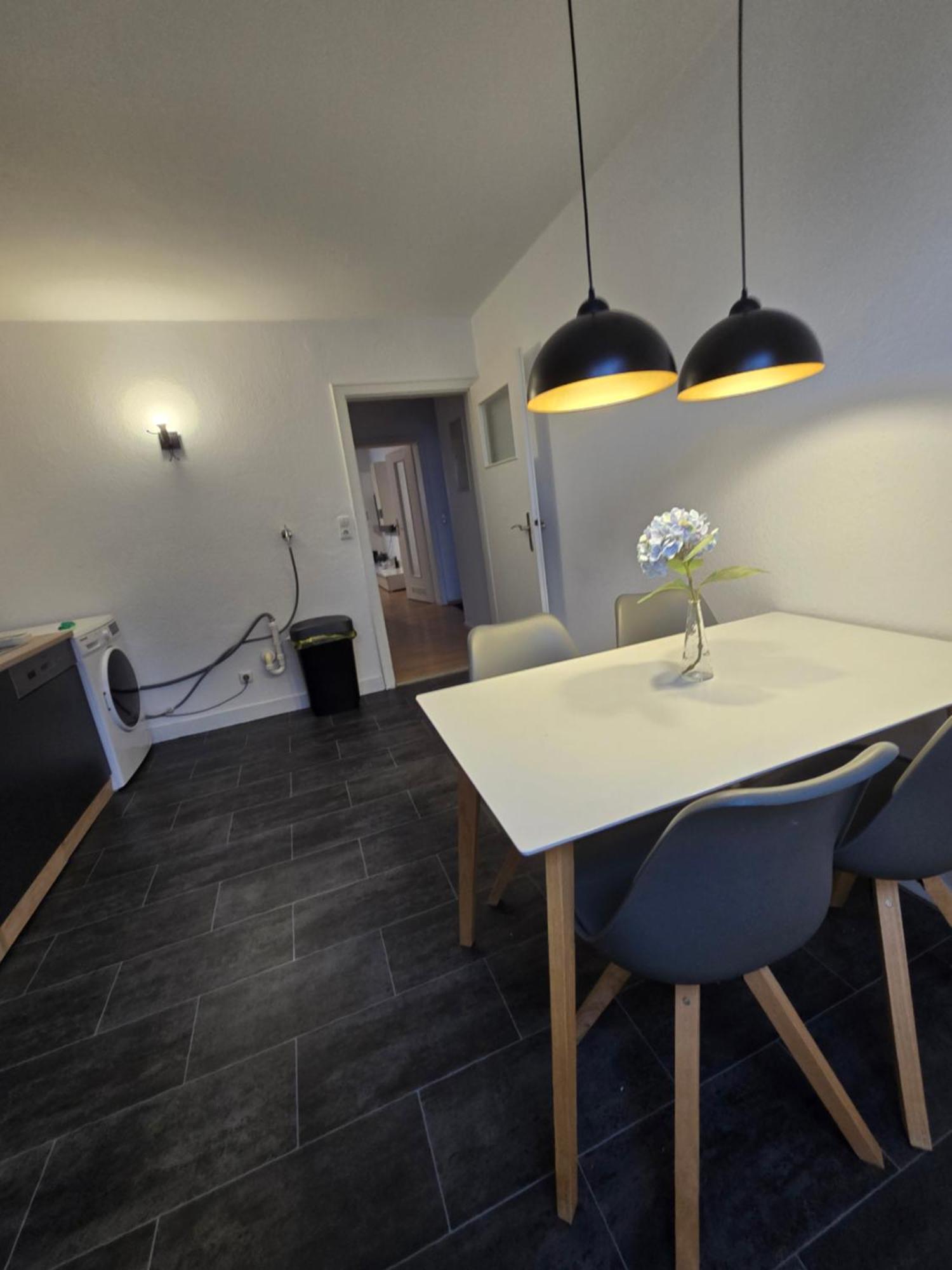 Grosse Moderne Ferienwohnung, Zentrale Ruhige Lage Apartment Kassel