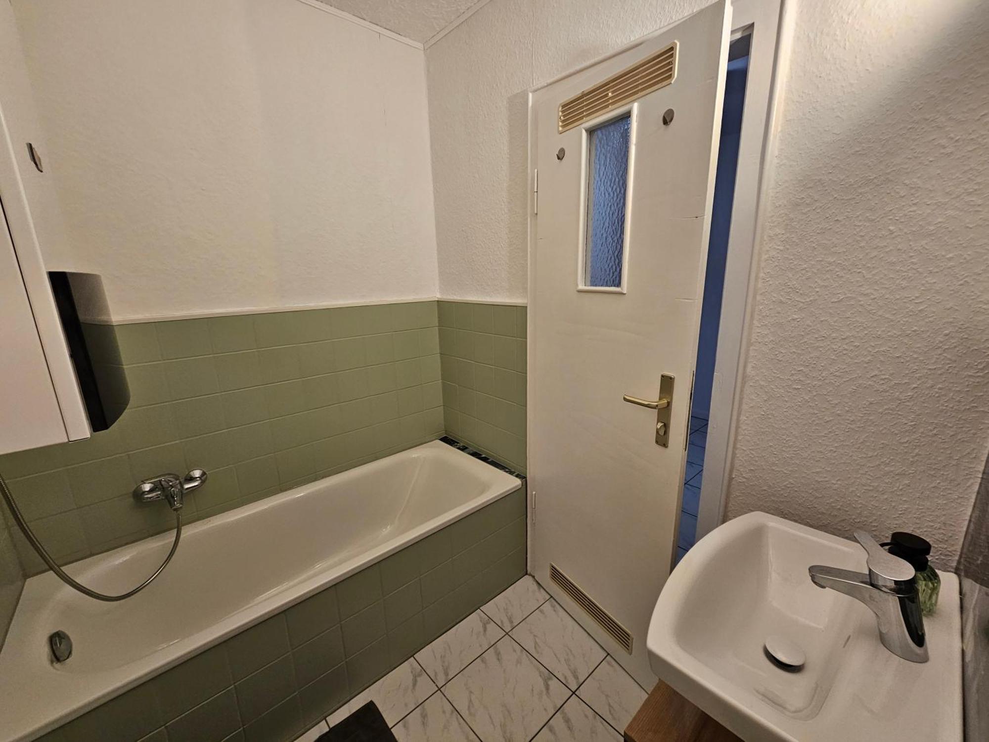 Grosse Moderne Ferienwohnung, Zentrale Ruhige Lage Apartment Kassel