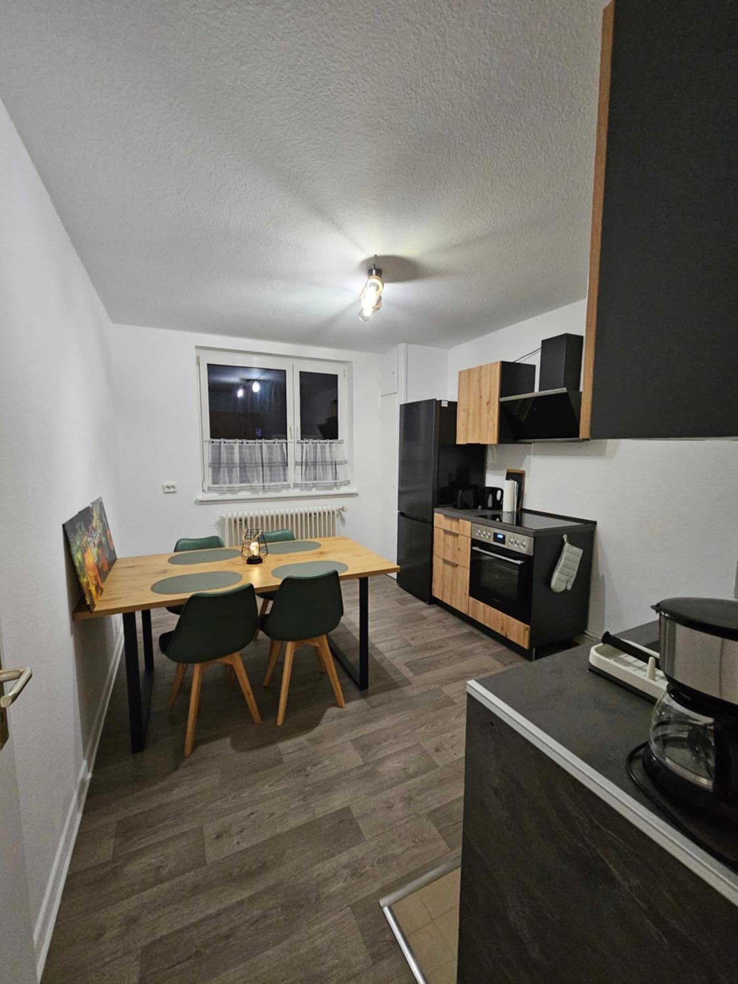 Grosse Moderne Ferienwohnung, Zentrale Ruhige Lage