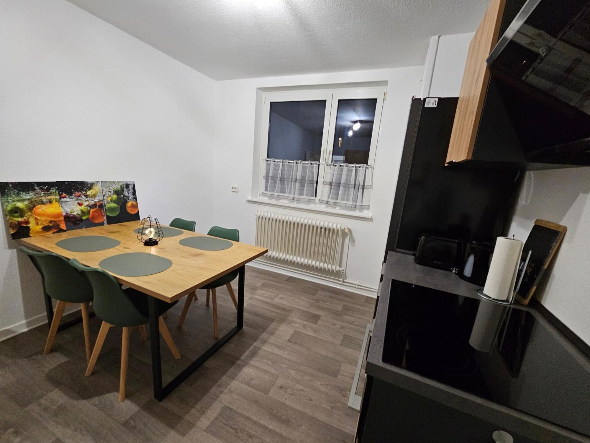 Apartment Grosse Moderne Ferienwohnung, Zentrale Ruhige Lage *