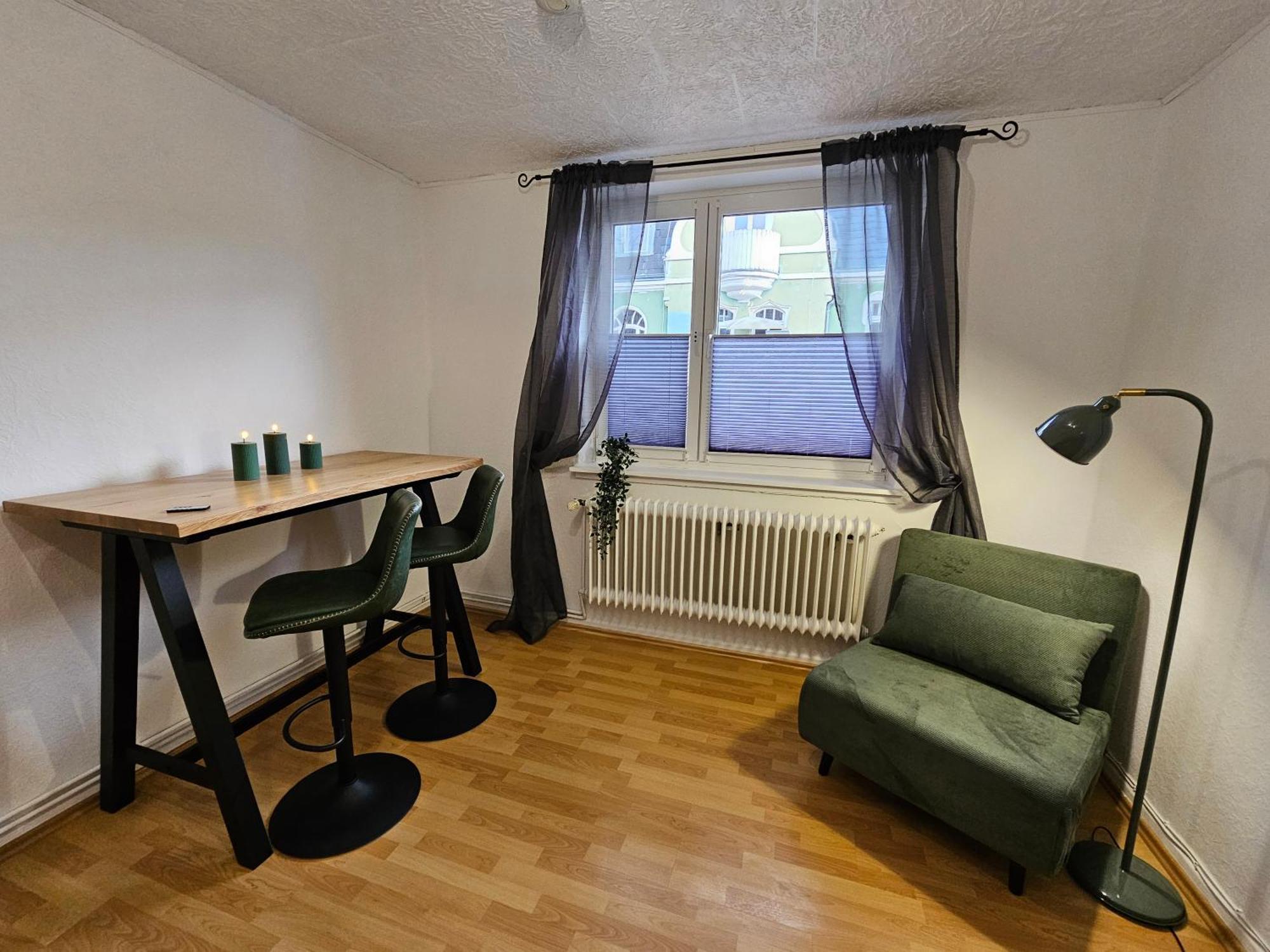 Grosse Moderne Ferienwohnung, Zentrale Ruhige Lage *