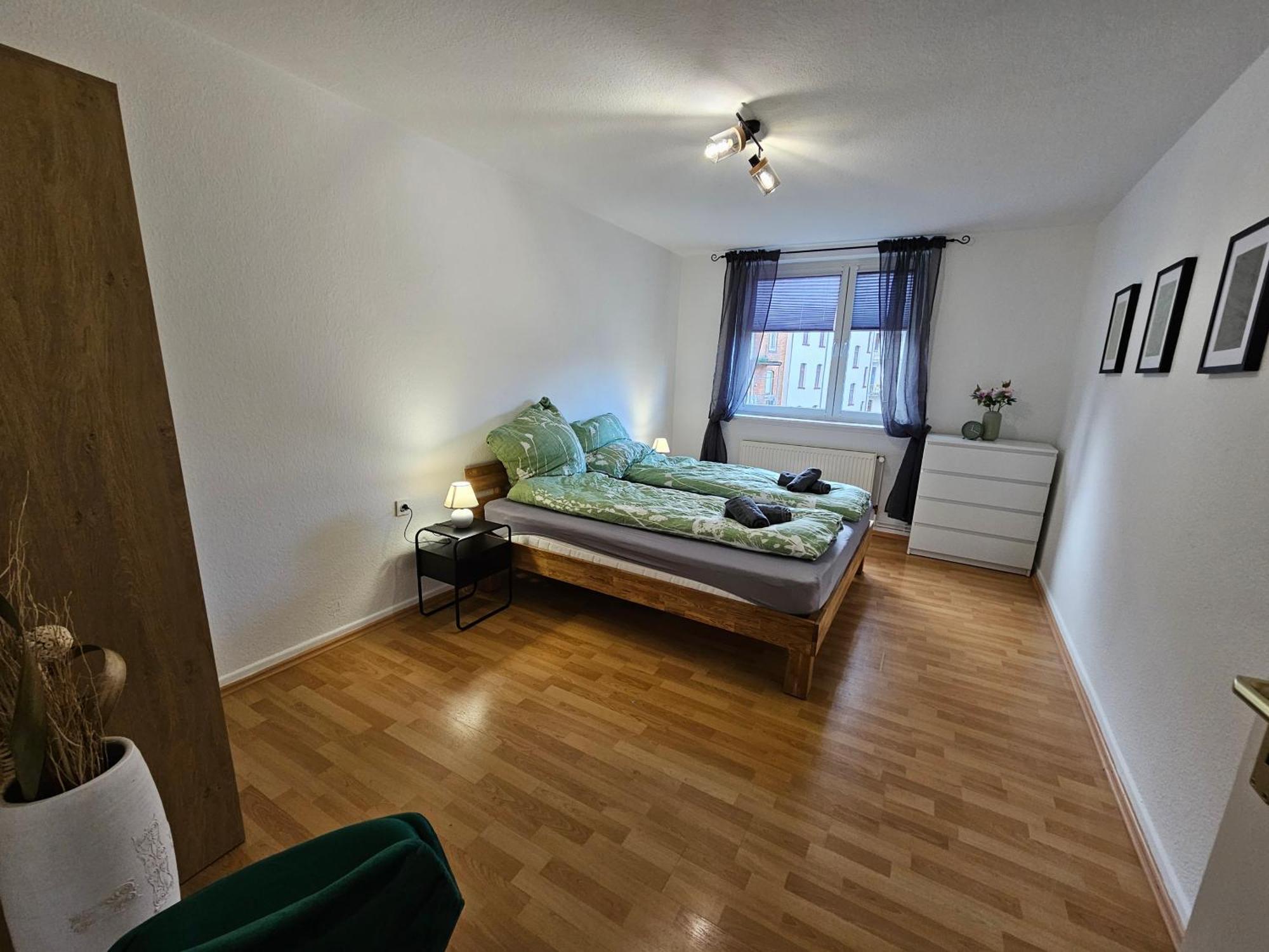 Grosse Moderne Ferienwohnung, Zentrale Ruhige Lage *
